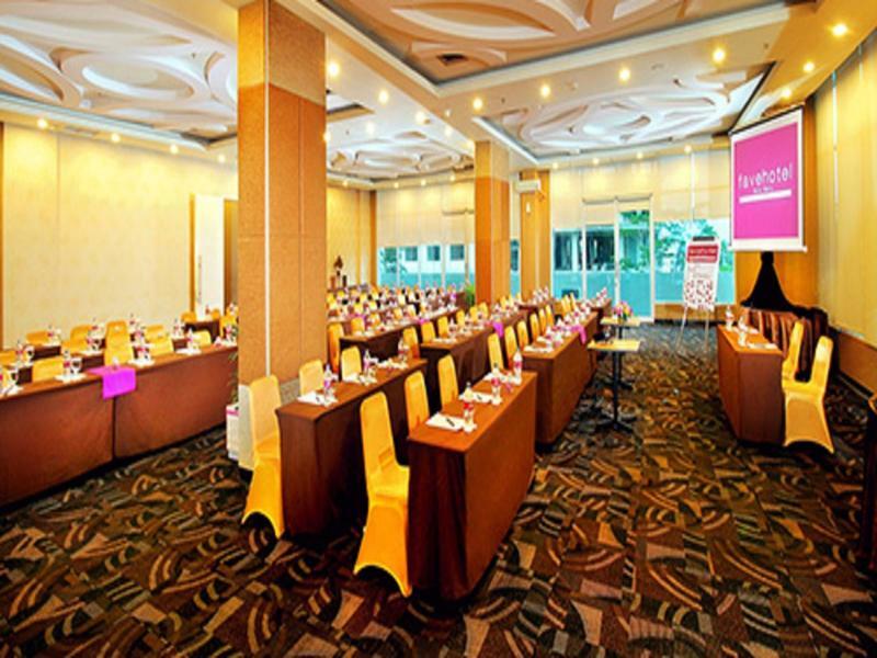 Favehotel Solo Baru Exteriör bild